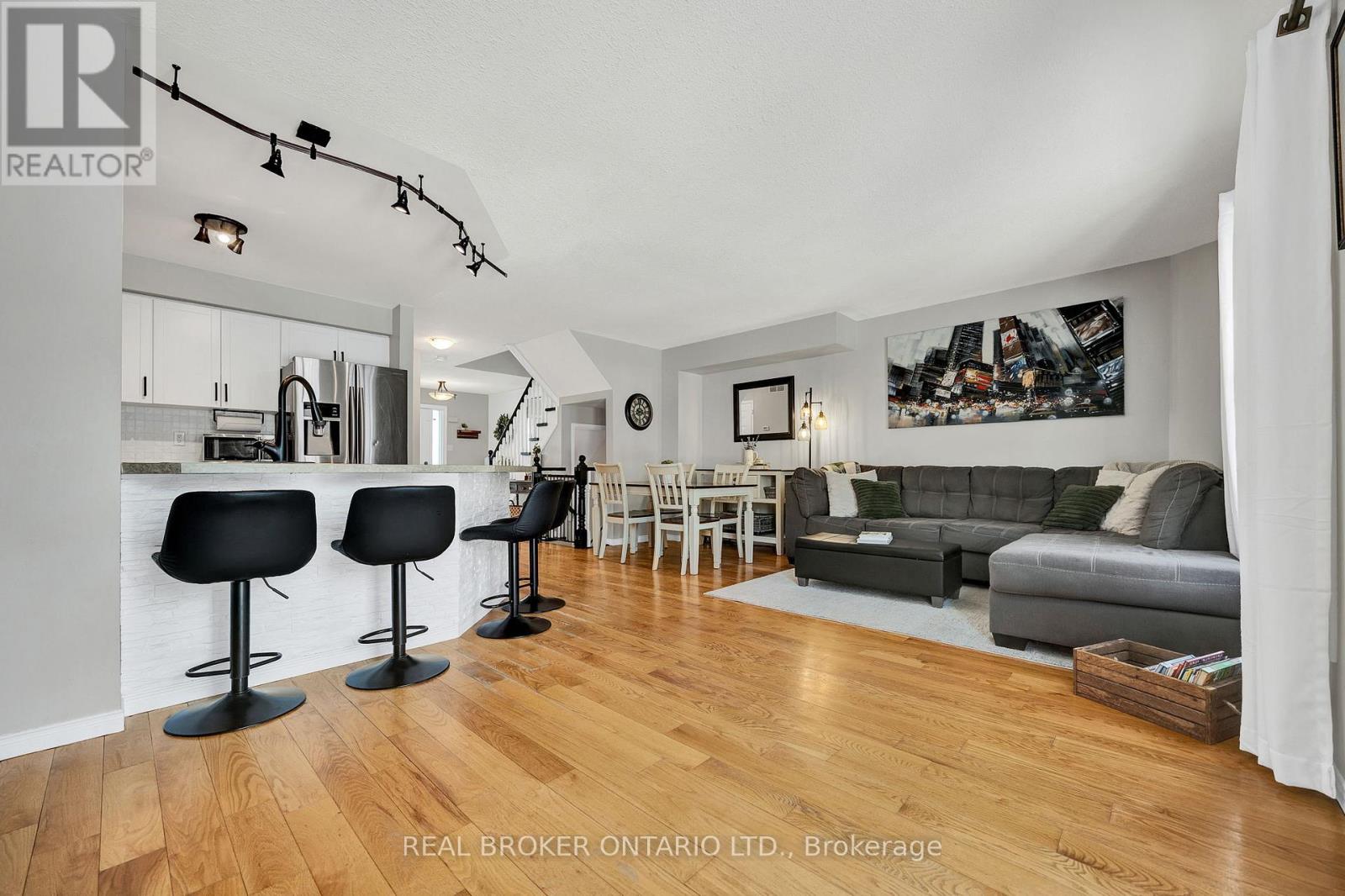 75 Peglar Crescent, Centre Wellington, Ontario  N1M 3T4 - Photo 9 - X12760548