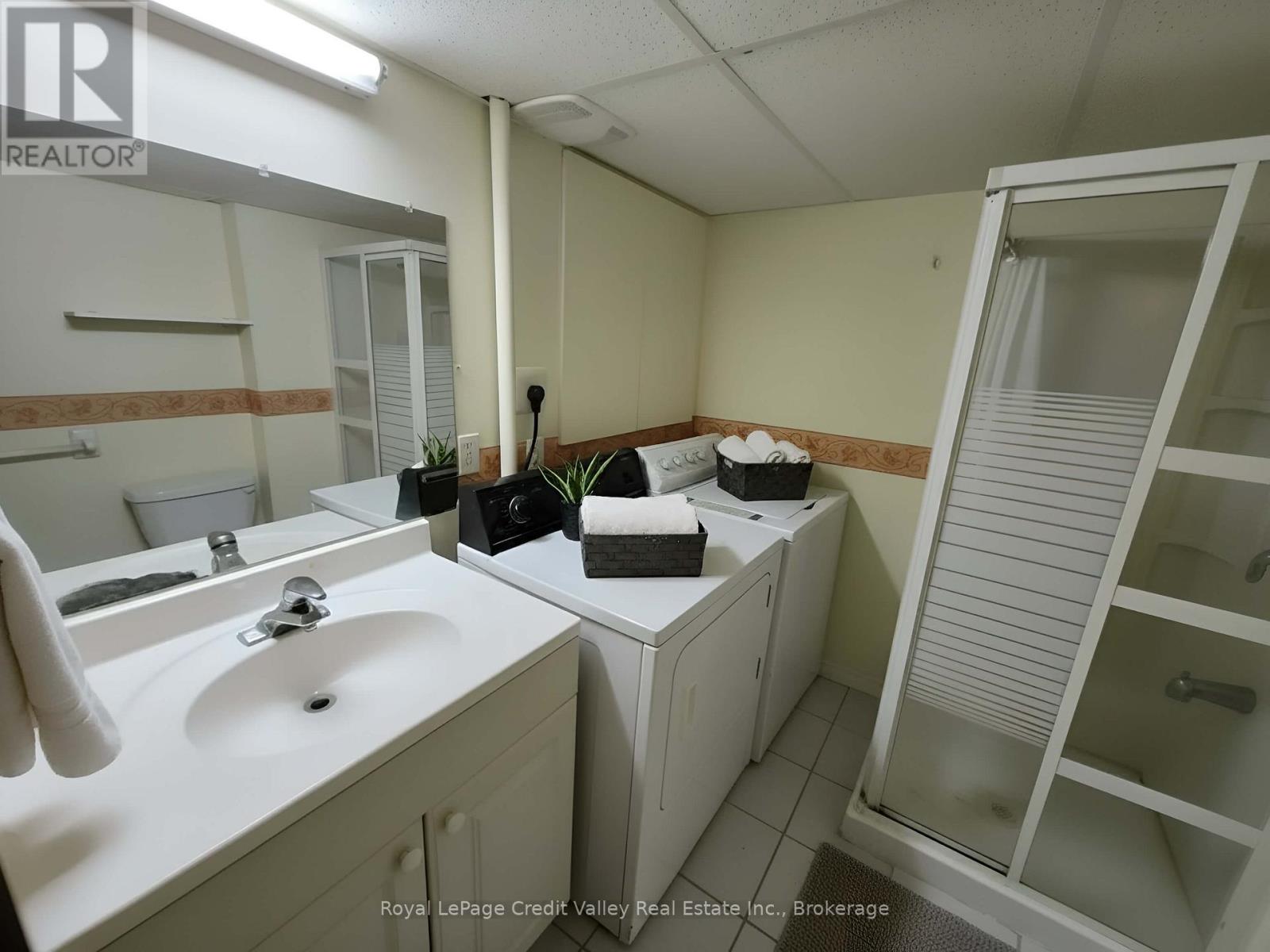 Bsmt - 15 Twin Pines Crescent, Brampton, Ontario  L7A 1M6 - Photo 6 - W12951854