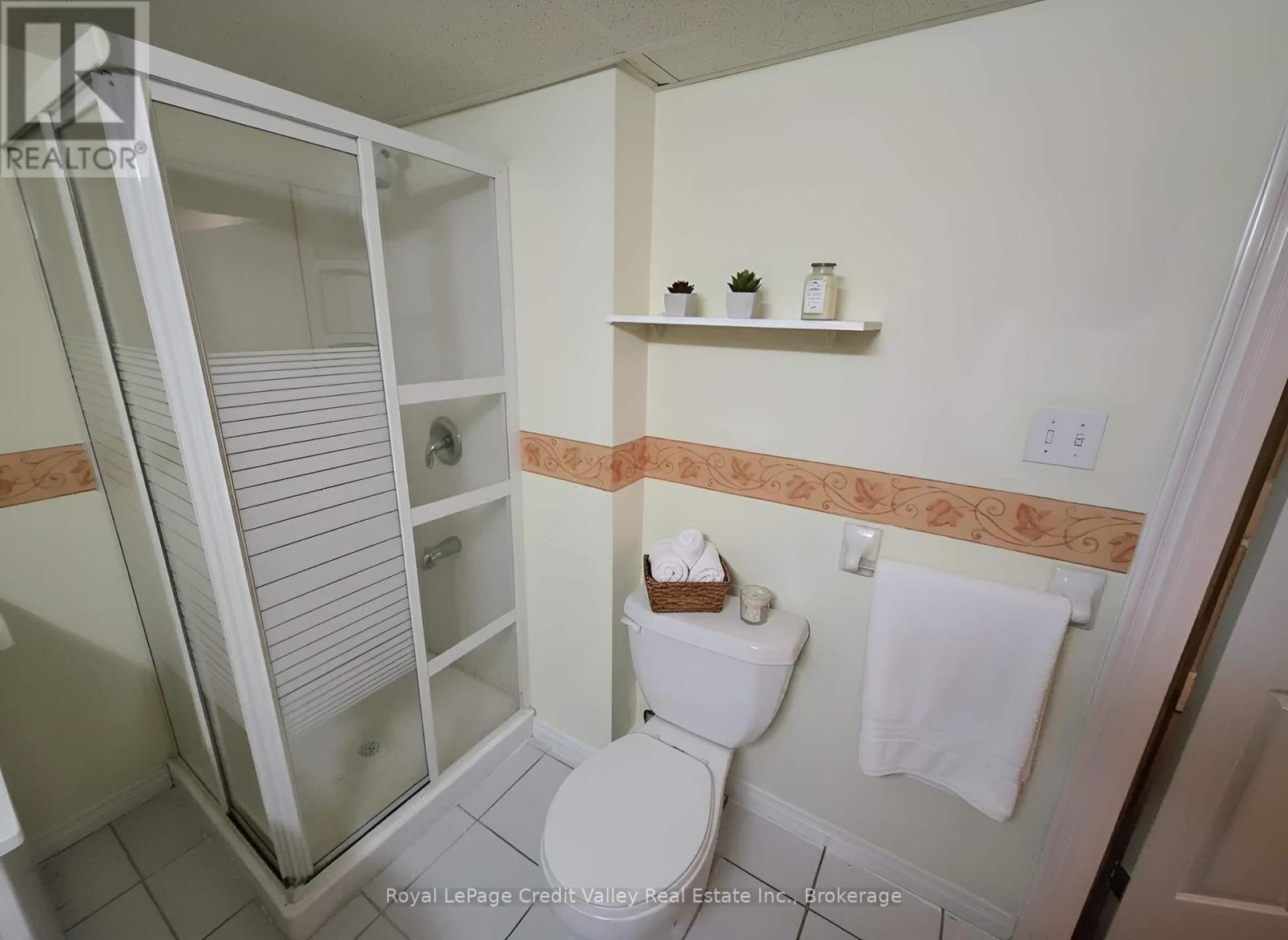 Bsmt - 15 Twin Pines Crescent, Brampton, Ontario  L7A 1M6 - Photo 5 - W12951854