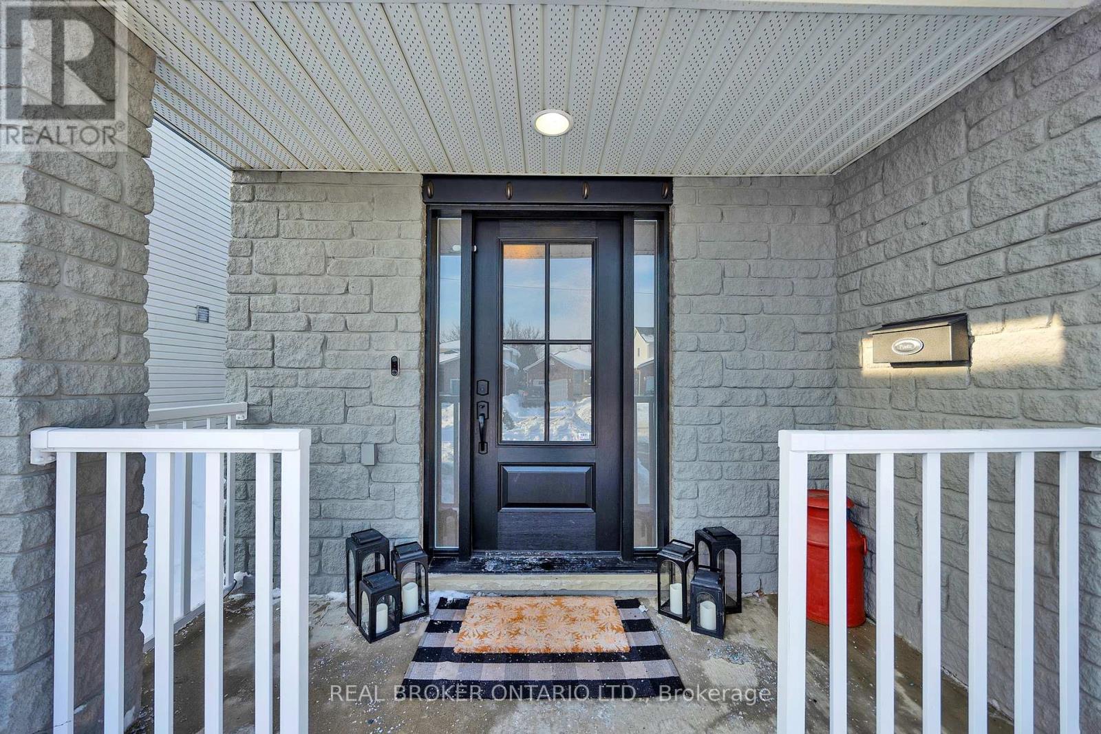 75 Peglar Crescent, Centre Wellington, Ontario  N1M 3T4 - Photo 2 - X12760548