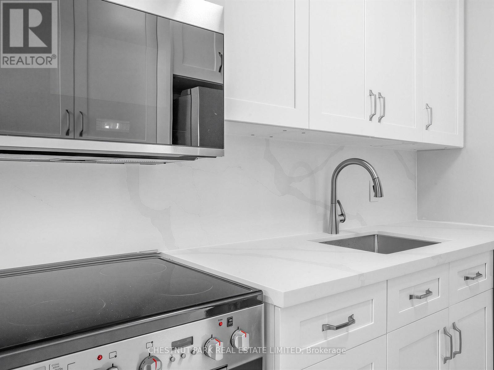 404 - 2 Ridelle Avenue, Toronto, Ontario  M6B 1H4 - Photo 11 - C12989452