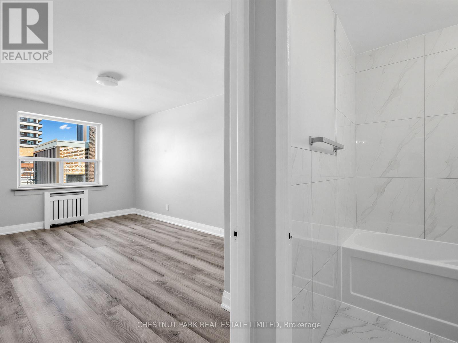 404 - 2 Ridelle Avenue, Toronto, Ontario  M6B 1H4 - Photo 16 - C12989452