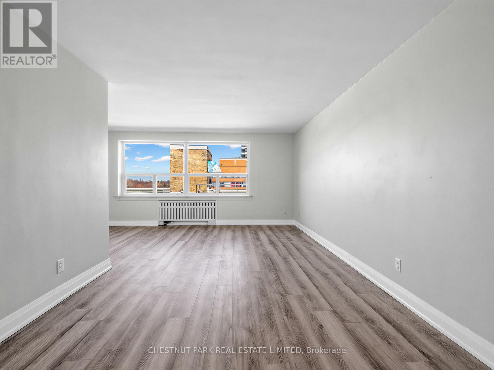 404 - 2 Ridelle Avenue, Toronto, Ontario  M6B 1H4 - Photo 3 - C12989452