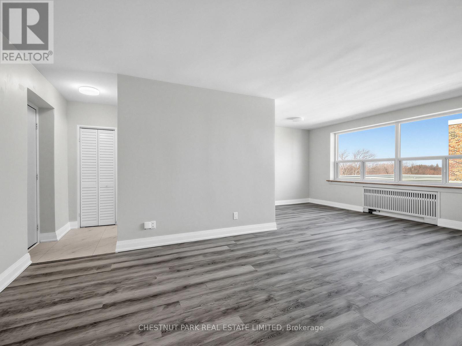 404 - 2 Ridelle Avenue, Toronto, Ontario  M6B 1H4 - Photo 4 - C12989452