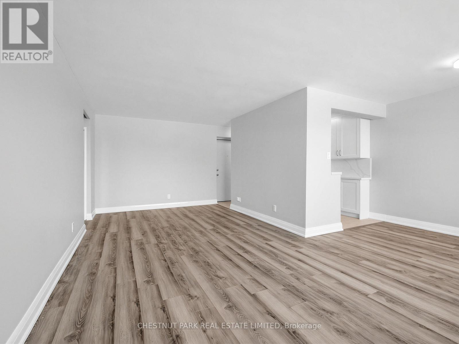 404 - 2 Ridelle Avenue, Toronto, Ontario  M6B 1H4 - Photo 7 - C12989452