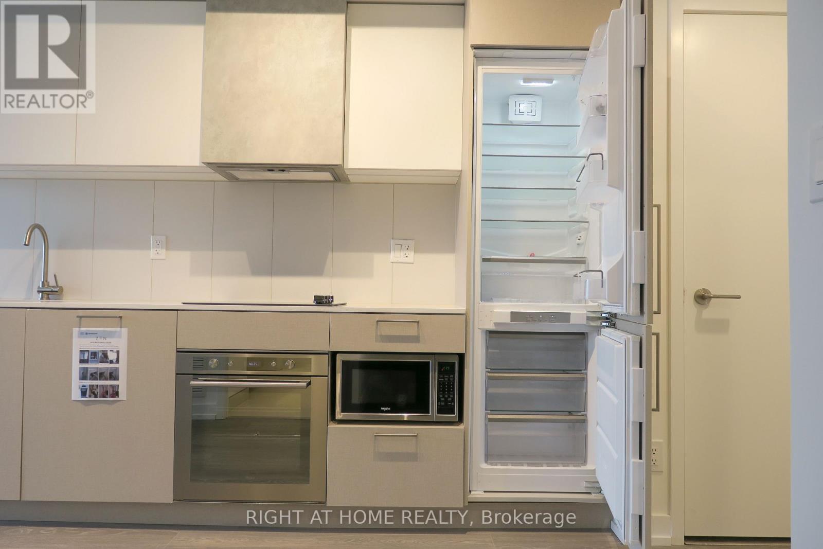 821 - 19 Western Battery Road, Toronto, Ontario  M6K 0E3 - Photo 5 - C12989456