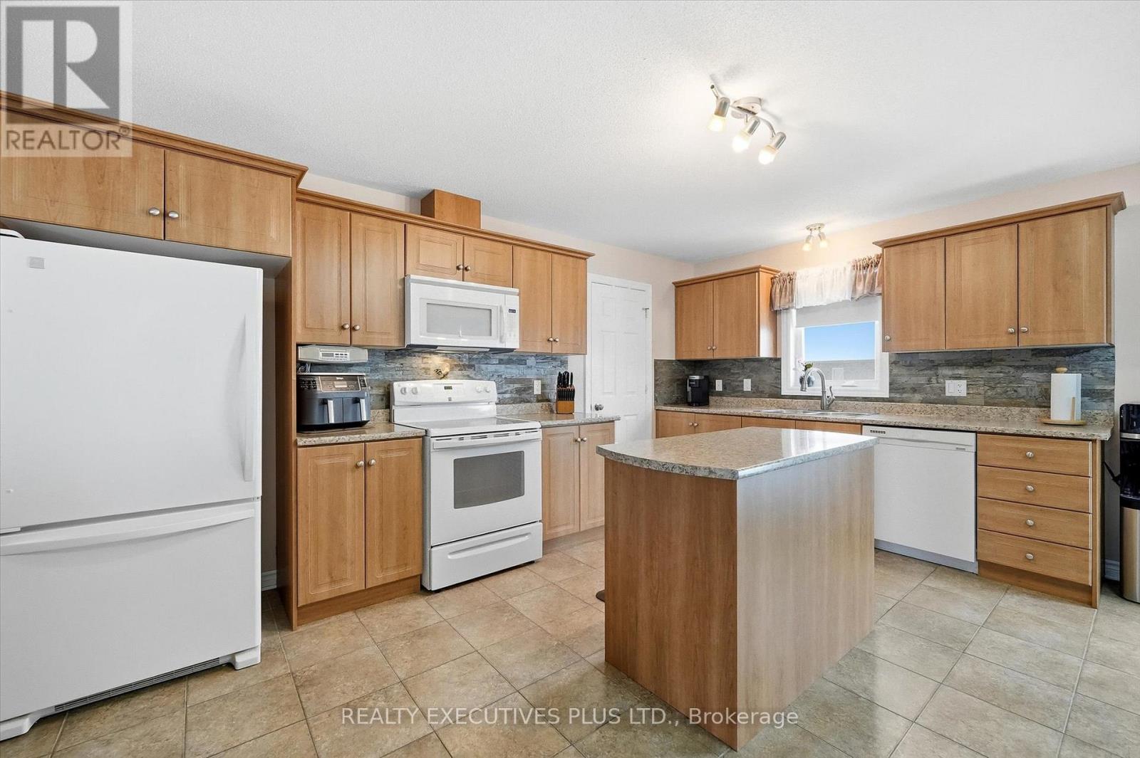 6 - 41 Main Street, The Nation, Ontario  K0A 2M0 - Photo 6 - X12989376