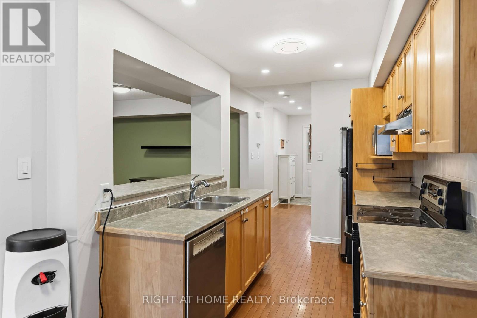 52 Fieldberry Private, Ottawa, Ontario  K2J 5E8 - Photo 12 - X12989438