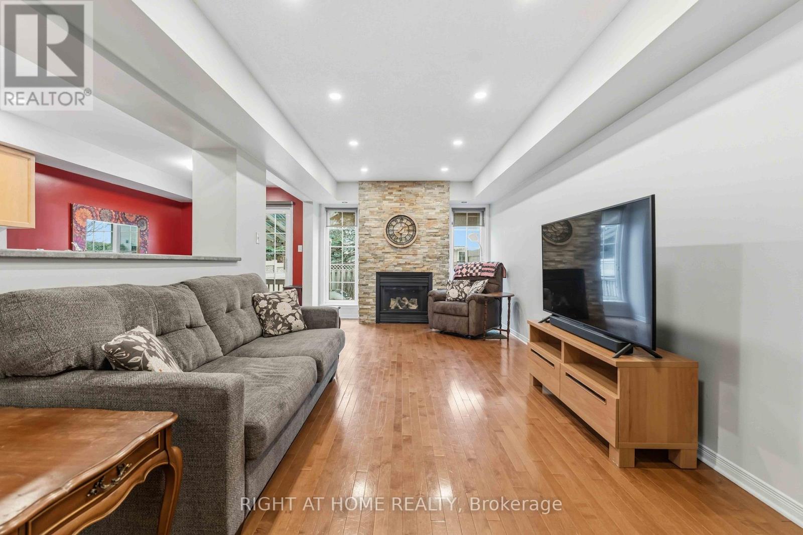 52 Fieldberry Private, Ottawa, Ontario  K2J 5E8 - Photo 6 - X12989438