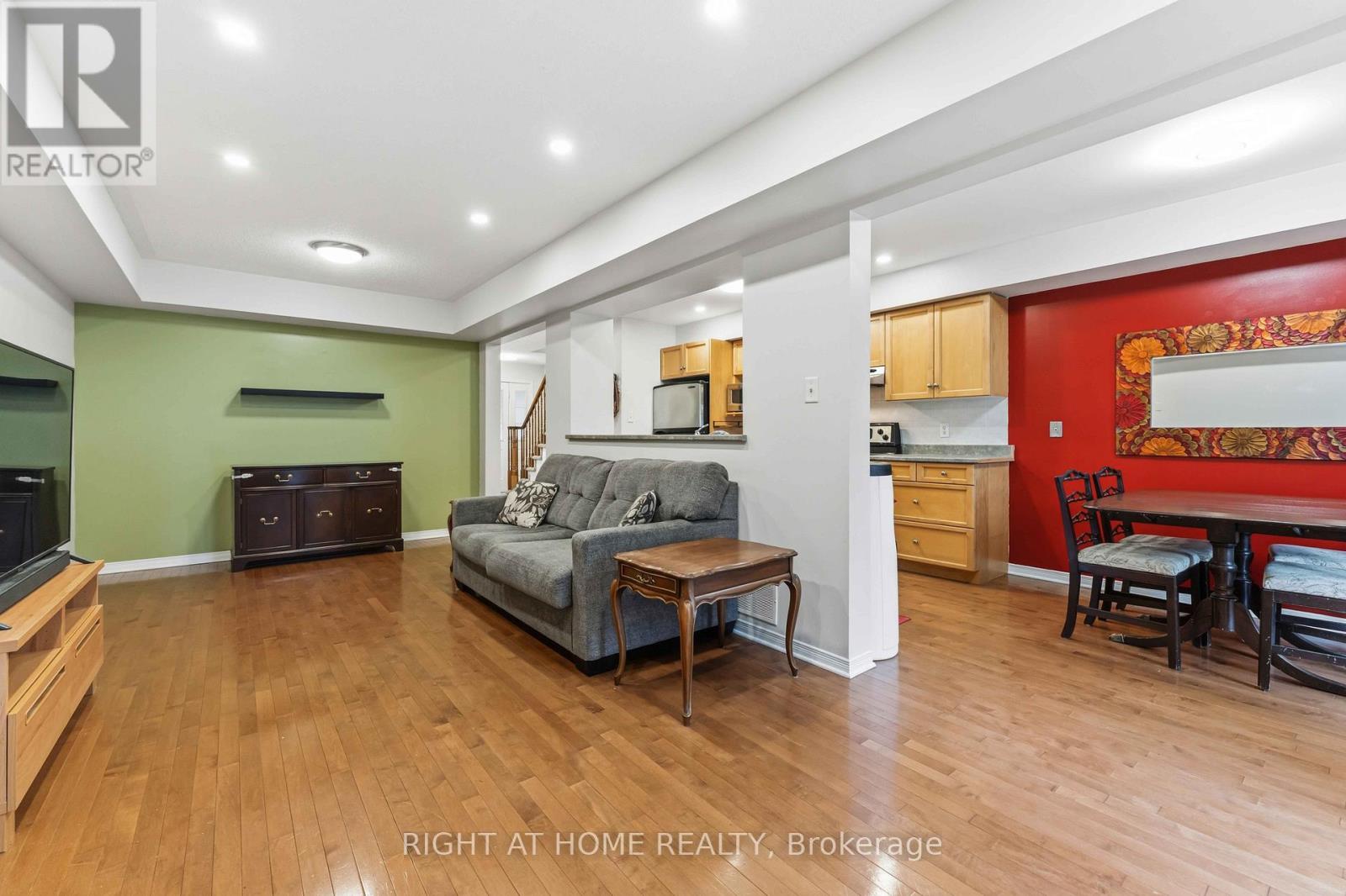 52 Fieldberry Private, Ottawa, Ontario  K2J 5E8 - Photo 8 - X12989438