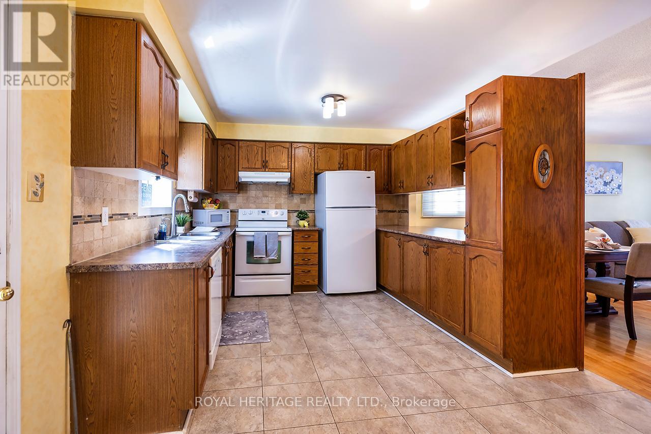 31 Thames Drive N, Whitby, Ontario  L1R 2M2 - Photo 12 - E12989430