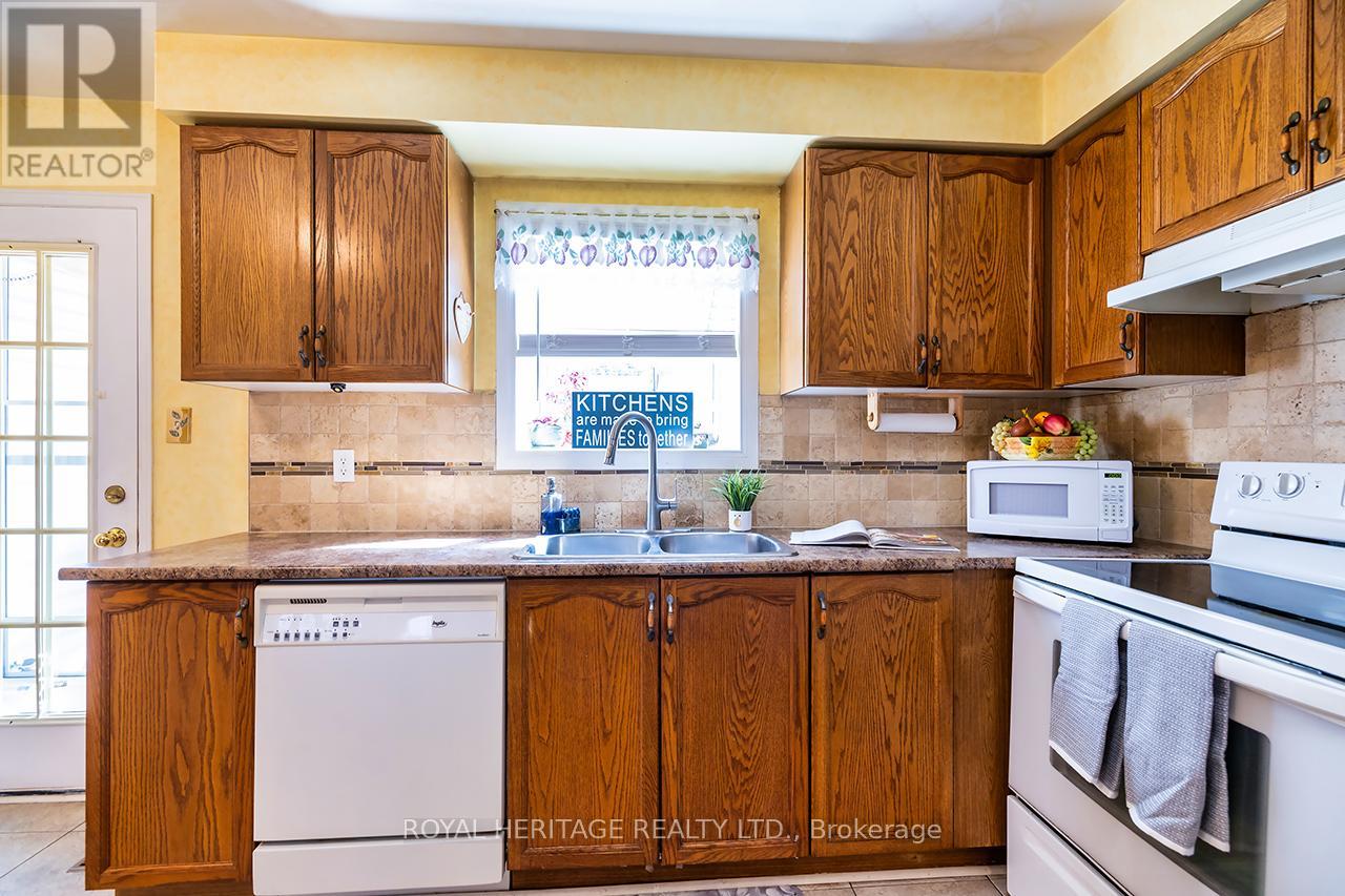 31 Thames Drive N, Whitby, Ontario  L1R 2M2 - Photo 13 - E12989430