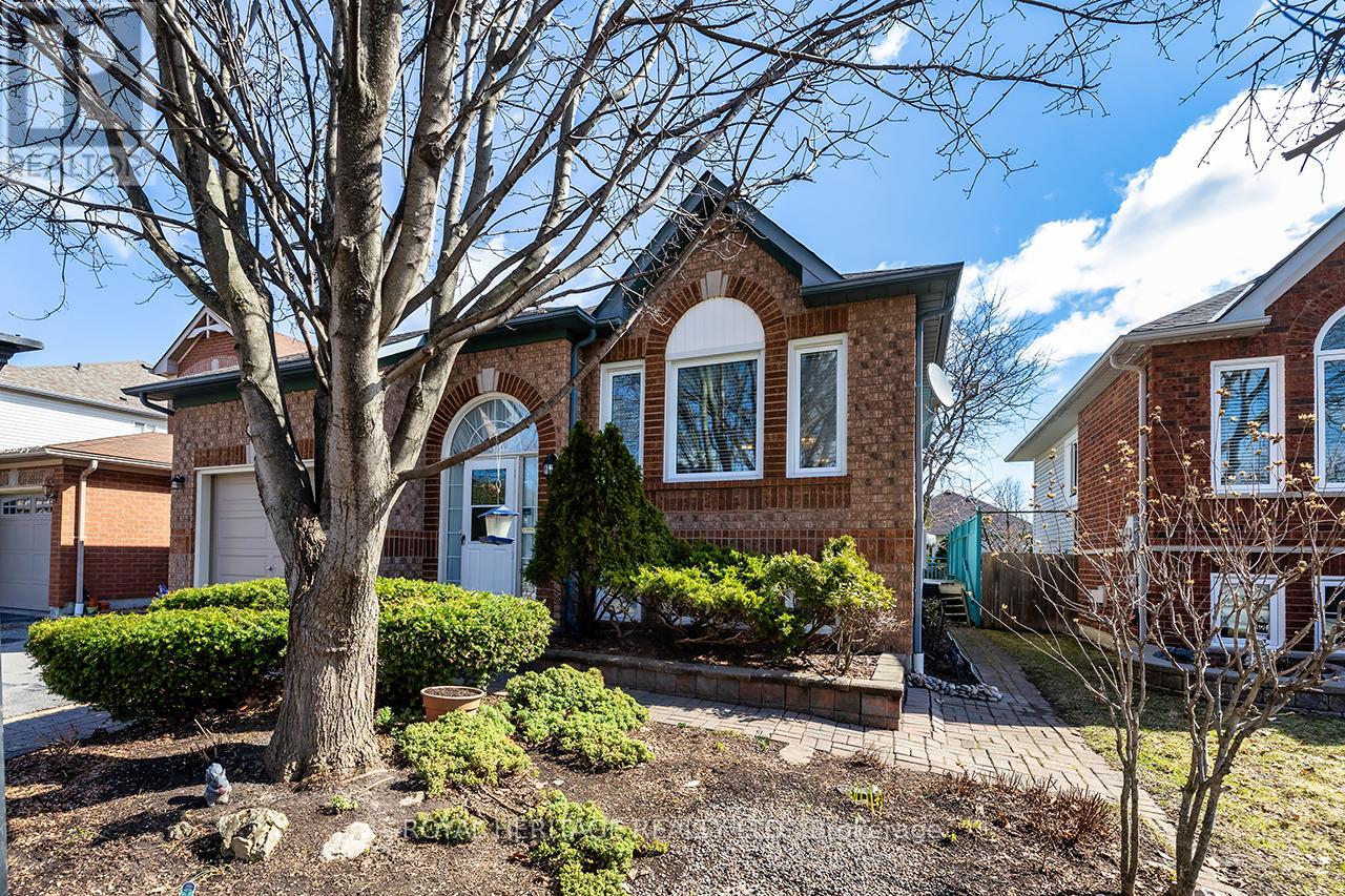 31 Thames Drive N, Whitby, Ontario  L1R 2M2 - Photo 2 - E12989430