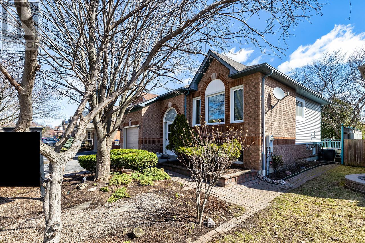 31 Thames Drive N, Whitby, Ontario  L1R 2M2 - Photo 3 - E12989430