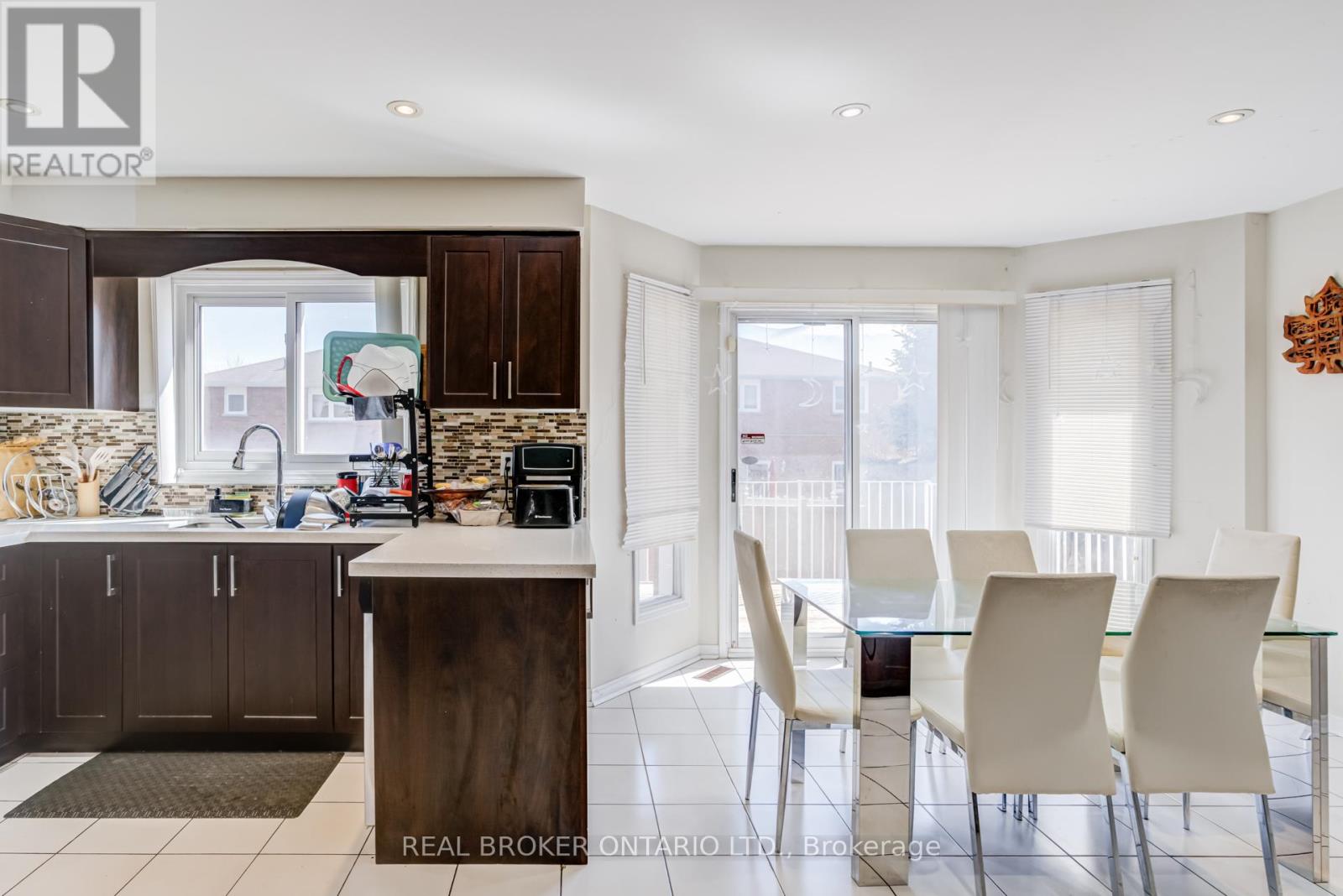 27 Alicewood Drive, Markham, Ontario  L3S 3E3 - Photo 15 - N12971288