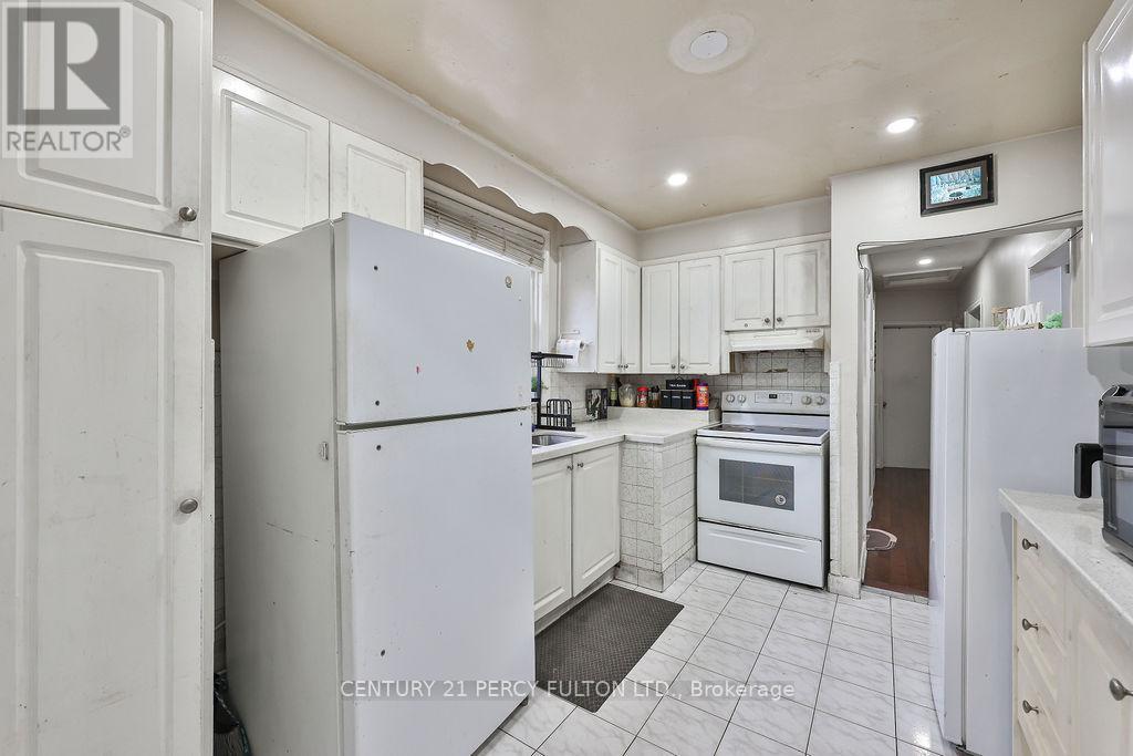 8 Kilpatrick Place, Toronto, Ontario  M1R 2A8 - Photo 8 - E12939176