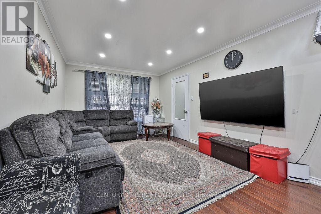 8 Kilpatrick Place, Toronto, Ontario  M1R 2A8 - Photo 6 - E12939176