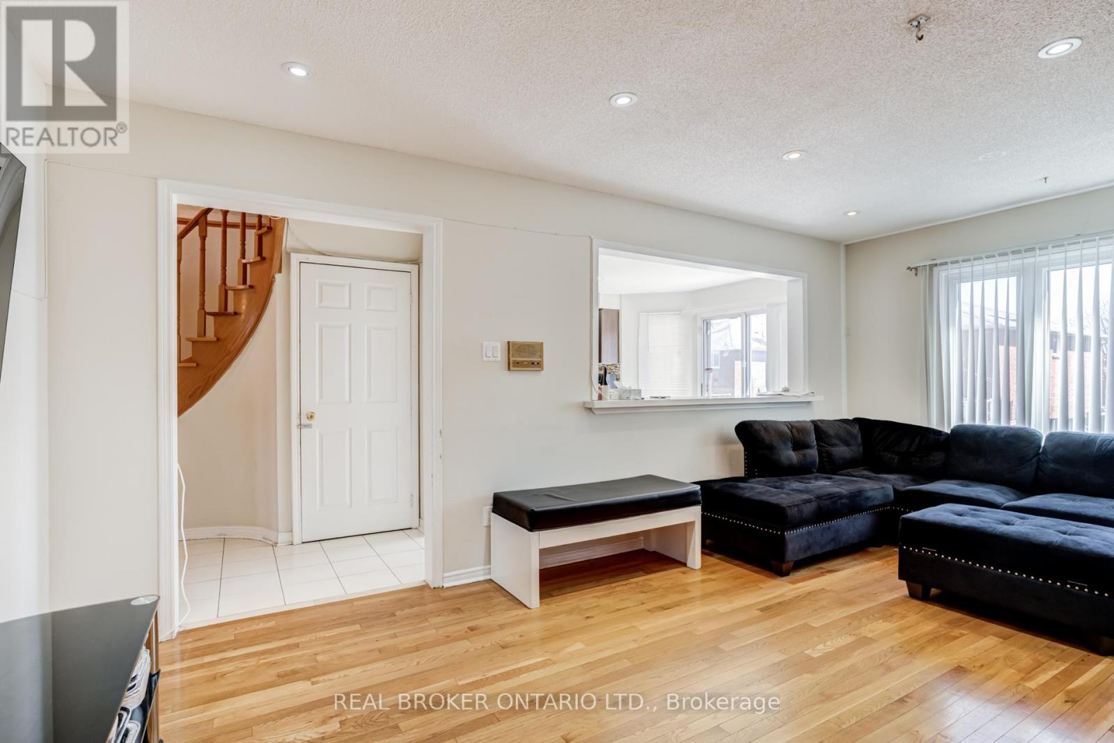 27 Alicewood Drive, Markham, Ontario  L3S 3E3 - Photo 23 - N12971288