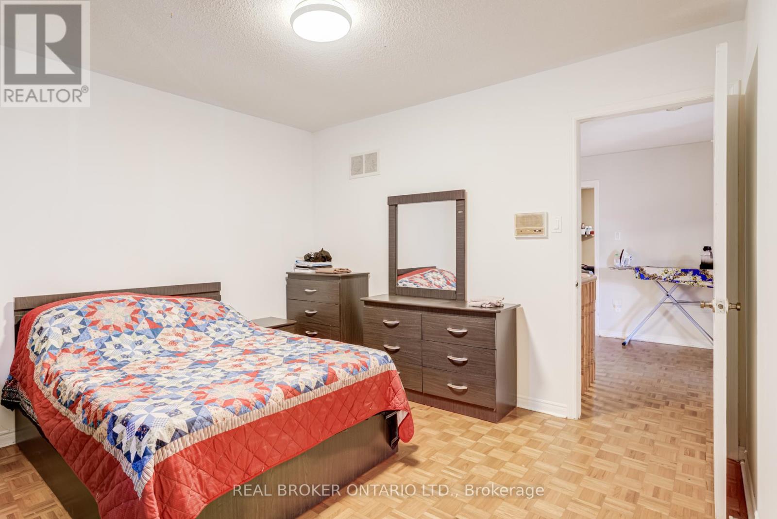 27 Alicewood Drive, Markham, Ontario  L3S 3E3 - Photo 41 - N12971288