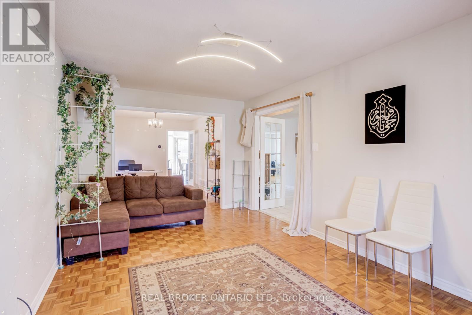 27 Alicewood Drive, Markham, Ontario  L3S 3E3 - Photo 9 - N12971288