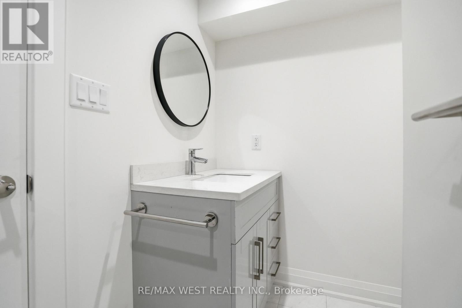 85 Allanbrooke Drive, Toronto, Ontario  M9A 3N9 - Photo 9 - W12887150