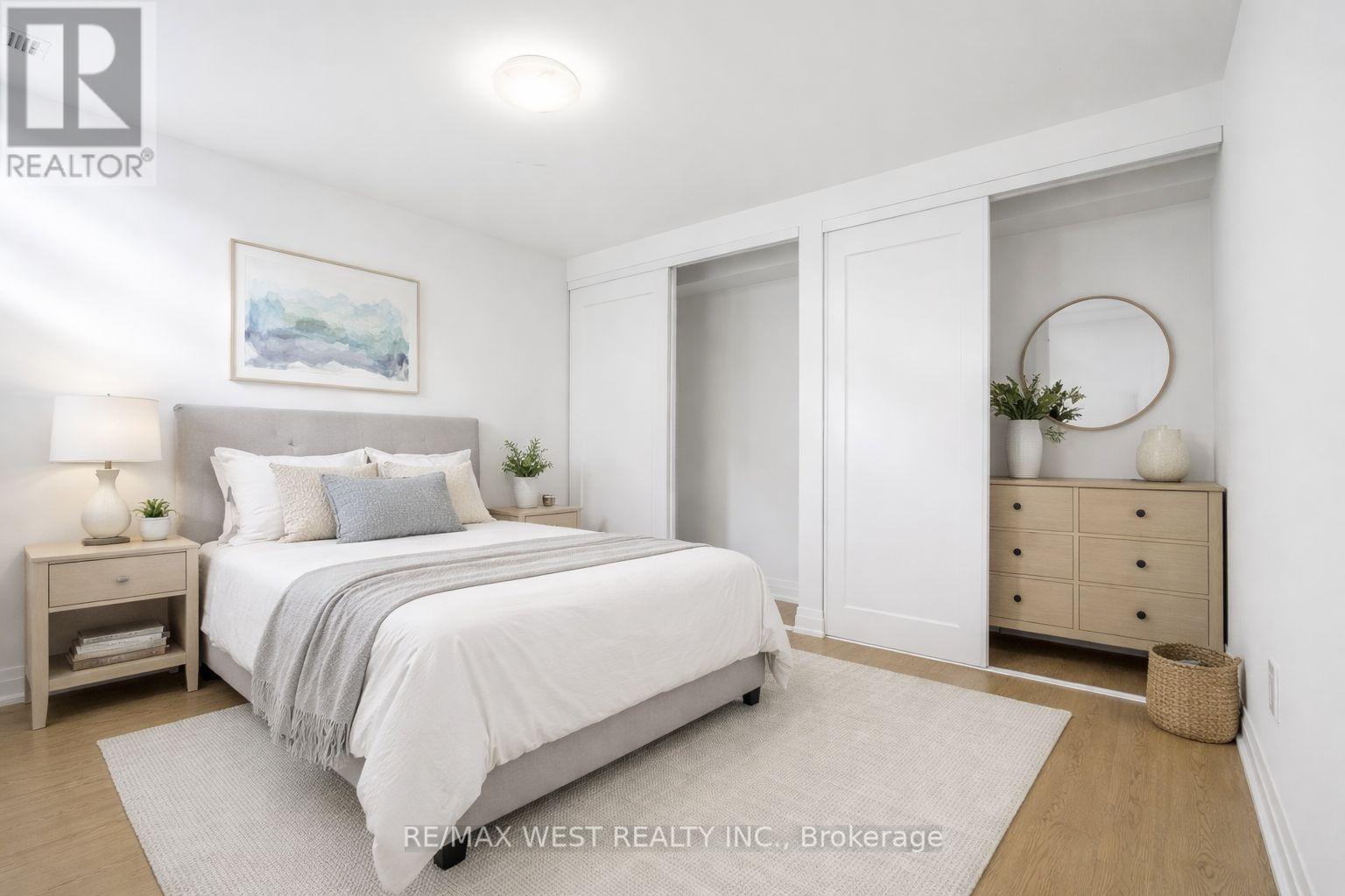 85 Allanbrooke Drive, Toronto, Ontario  M9A 3N9 - Photo 5 - W12887150