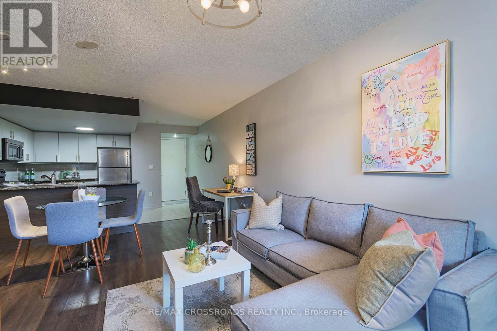 114 - 812 Lansdowne Avenue, Toronto, Ontario  M6H 4K5 - Photo 12 - W12972660