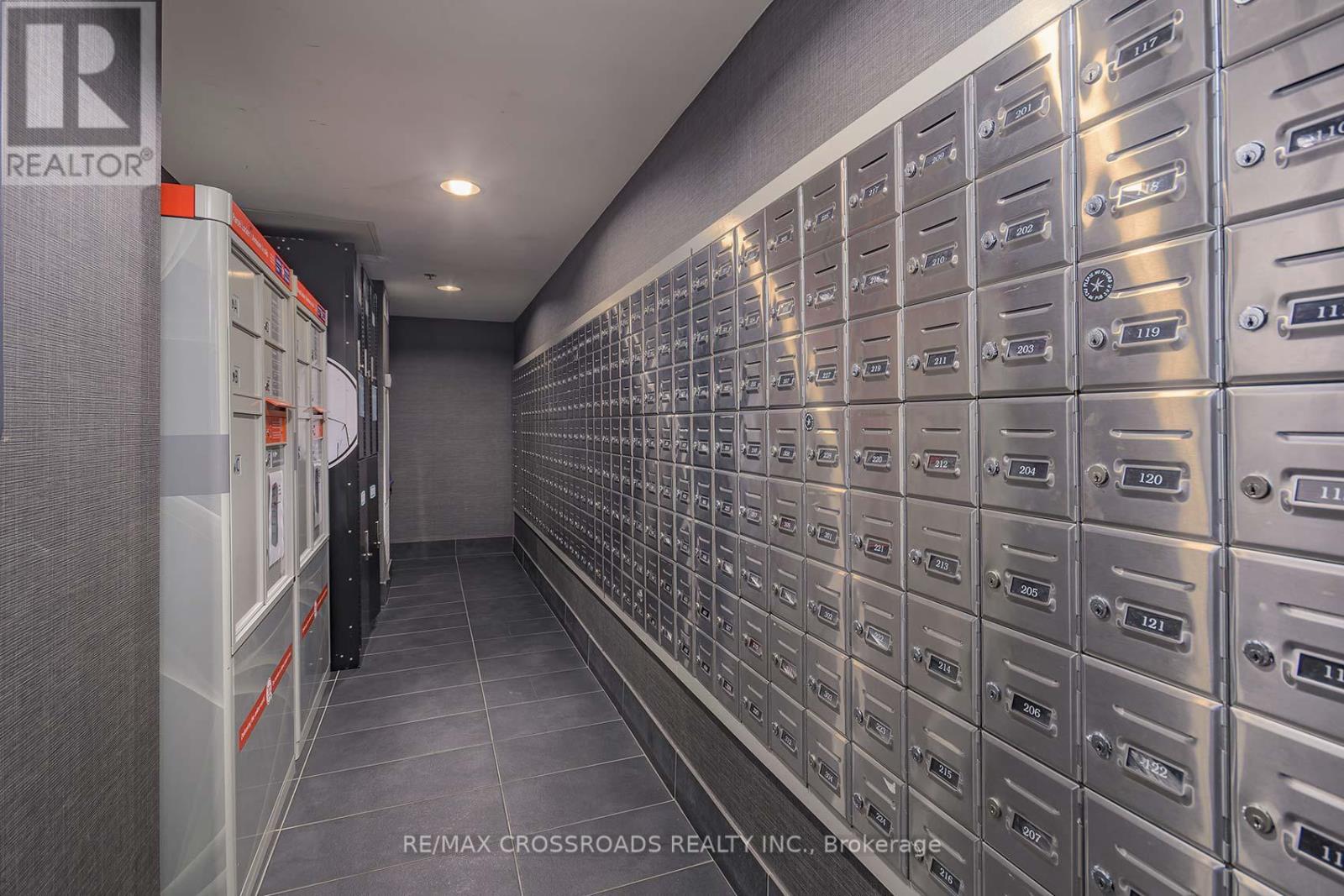 114 - 812 Lansdowne Avenue, Toronto, Ontario  M6H 4K5 - Photo 36 - W12972660