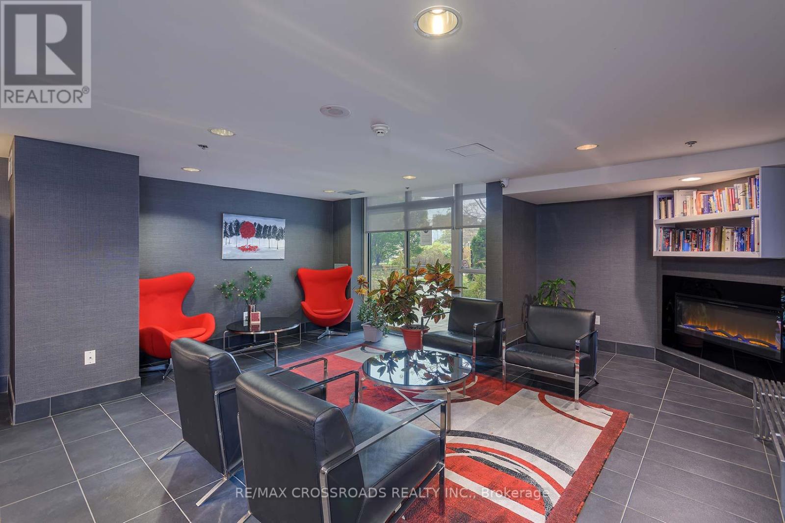 114 - 812 Lansdowne Avenue, Toronto, Ontario  M6H 4K5 - Photo 7 - W12972660