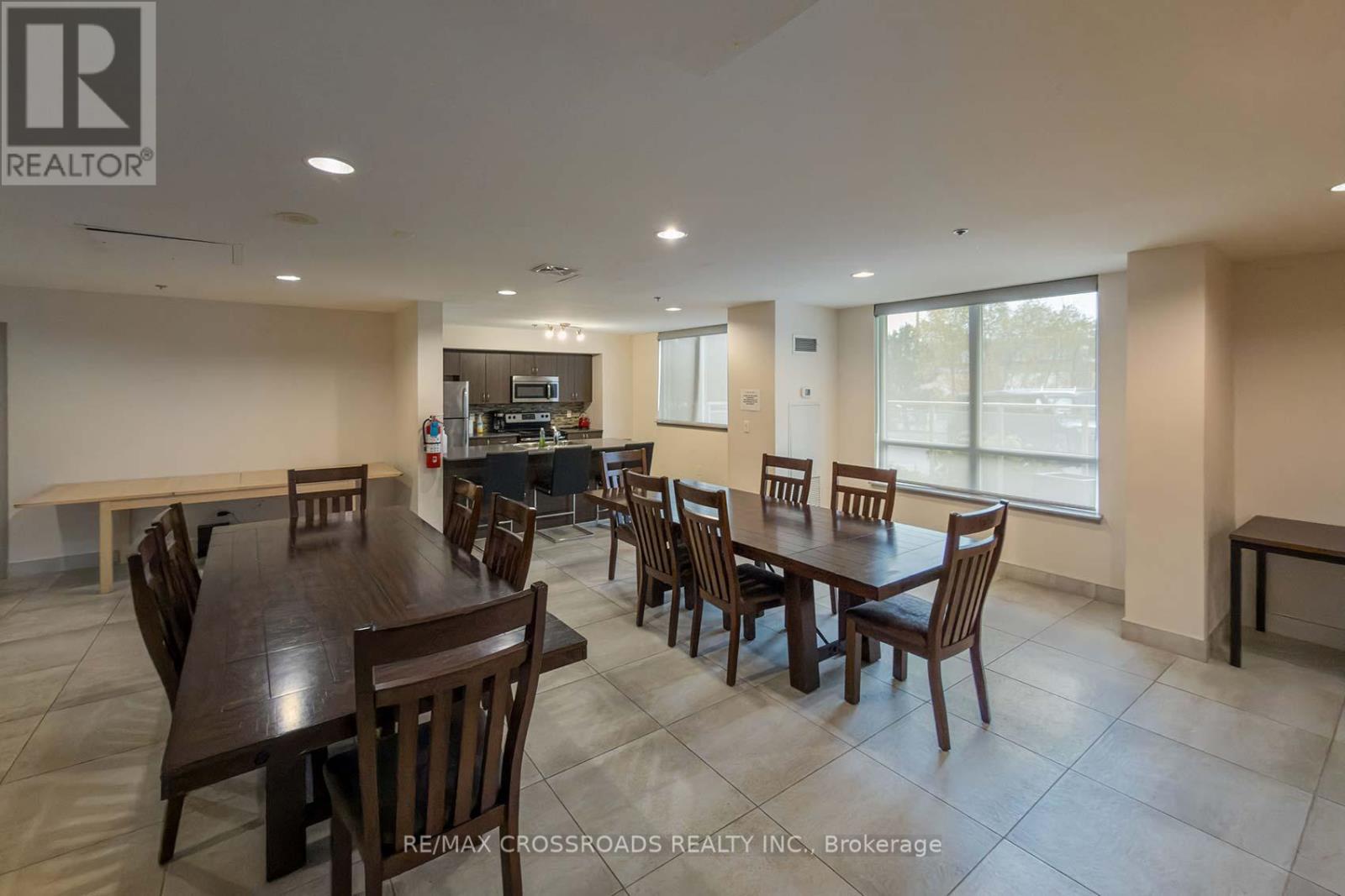 114 - 812 Lansdowne Avenue, Toronto, Ontario  M6H 4K5 - Photo 29 - W12972660