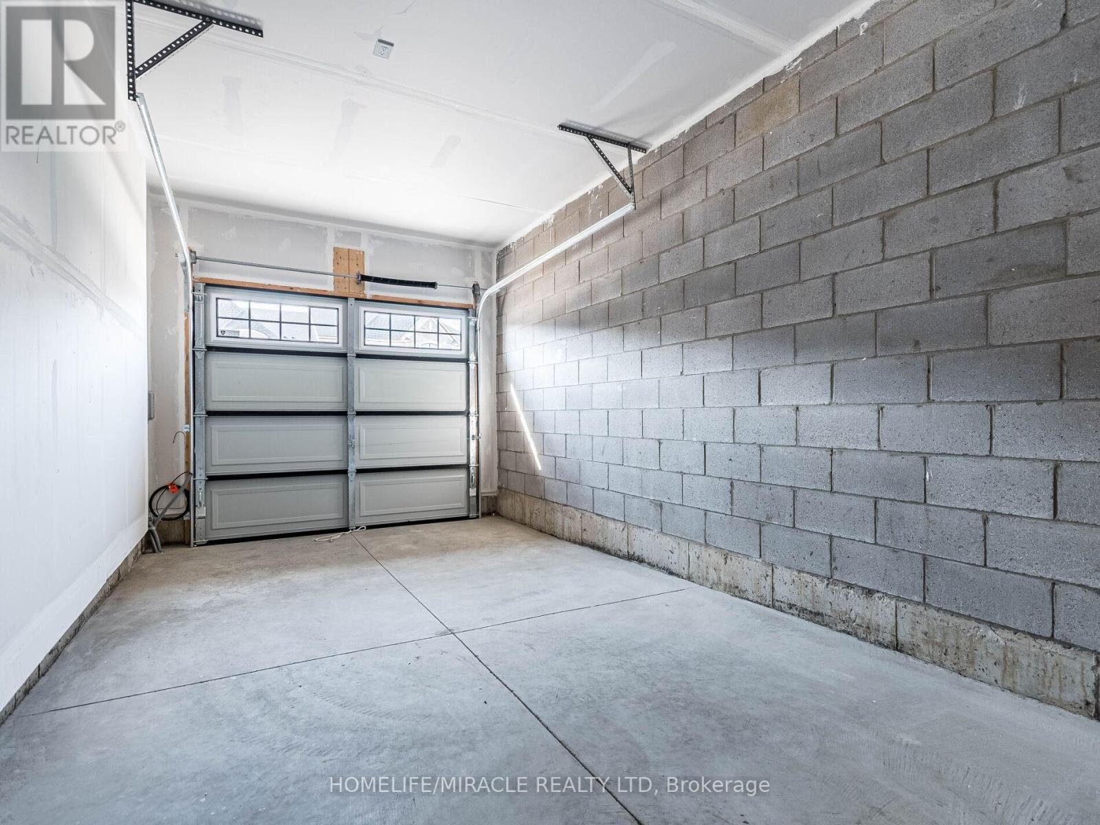 140 Aquasanta Crescent, Hamilton, Ontario  L9B 0J8 - Photo 45 - X12985988