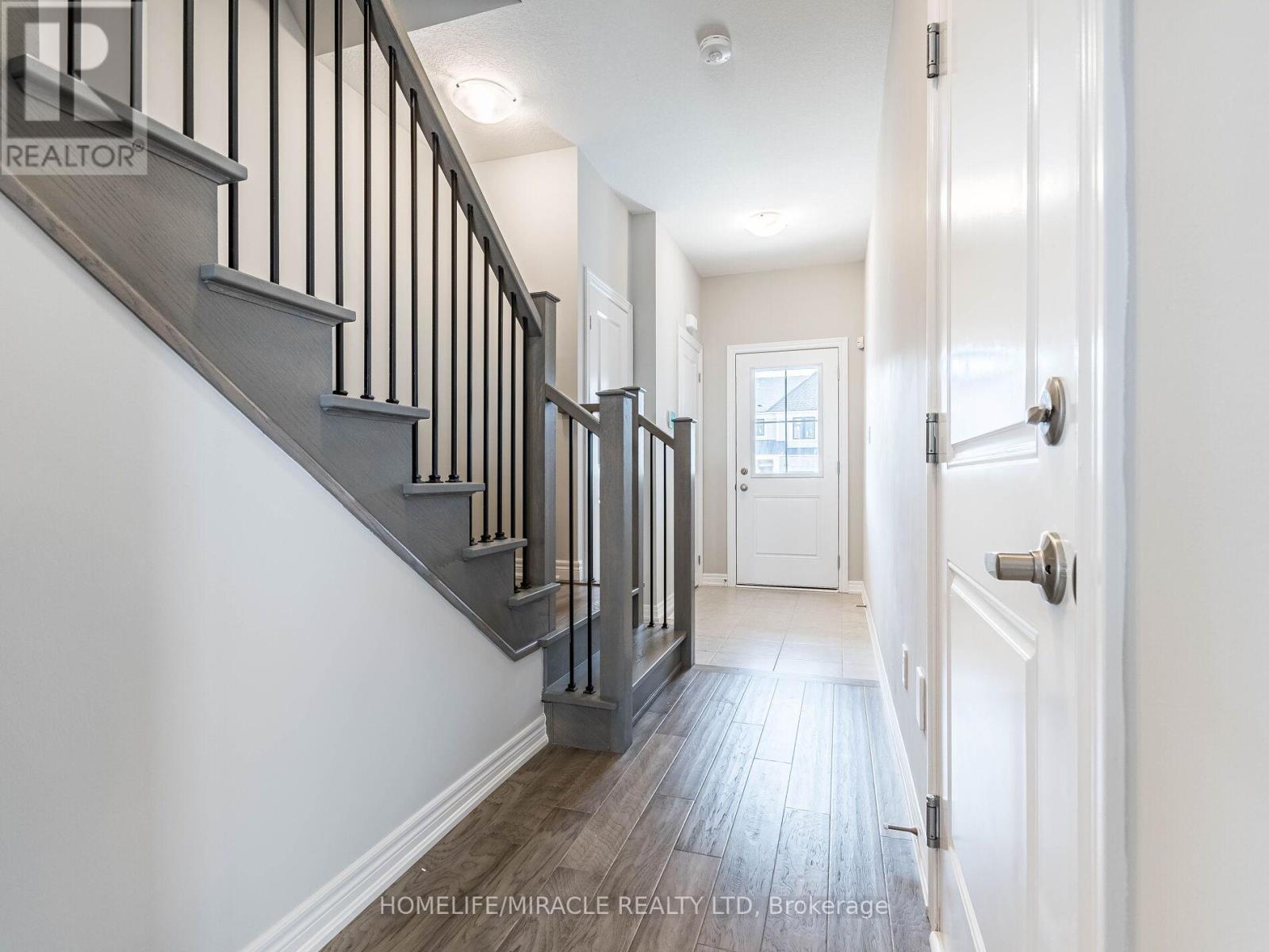 140 Aquasanta Crescent, Hamilton, Ontario  L9B 0J8 - Photo 8 - X12985988