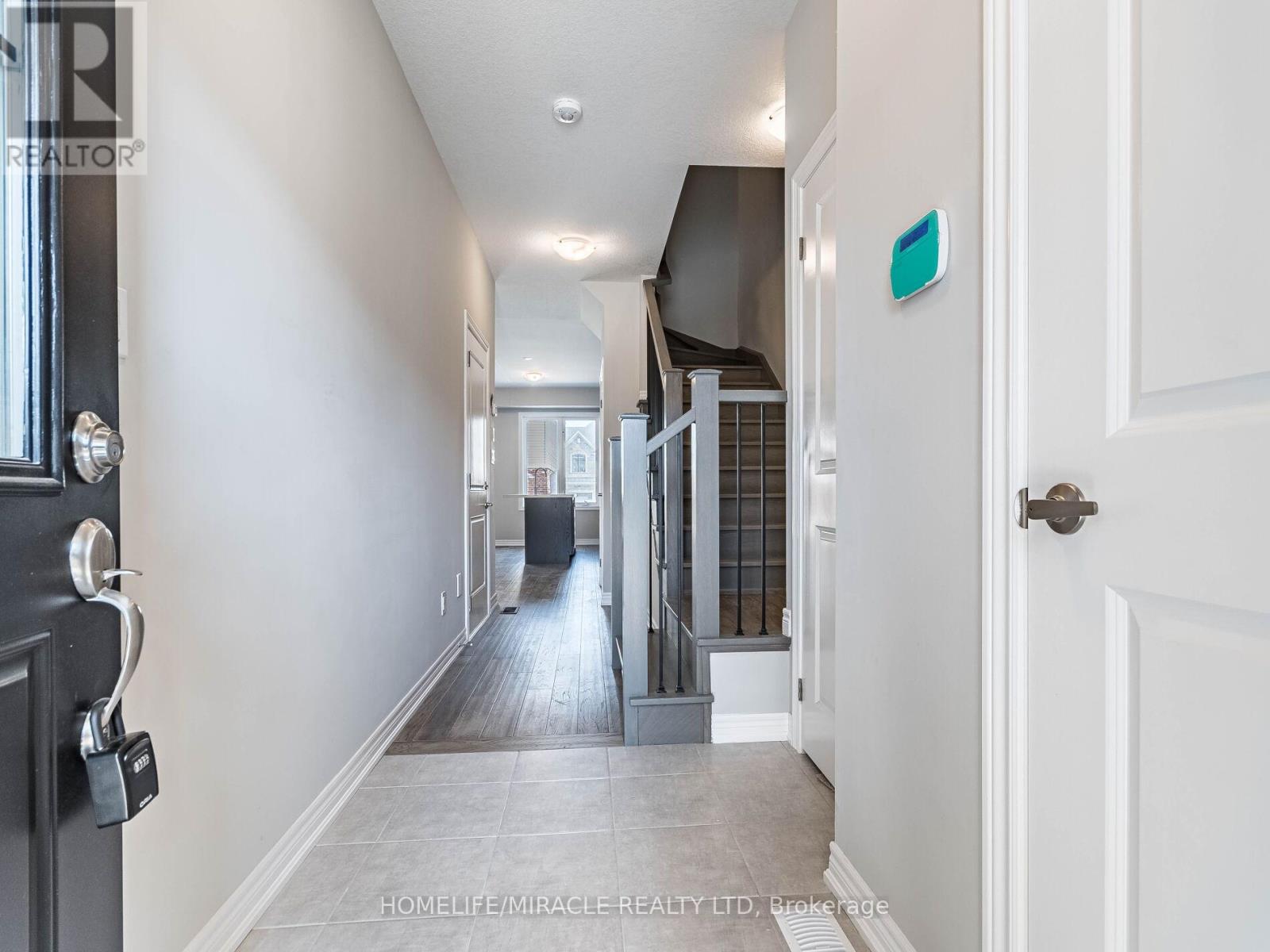 140 Aquasanta Crescent, Hamilton, Ontario  L9B 0J8 - Photo 5 - X12985988