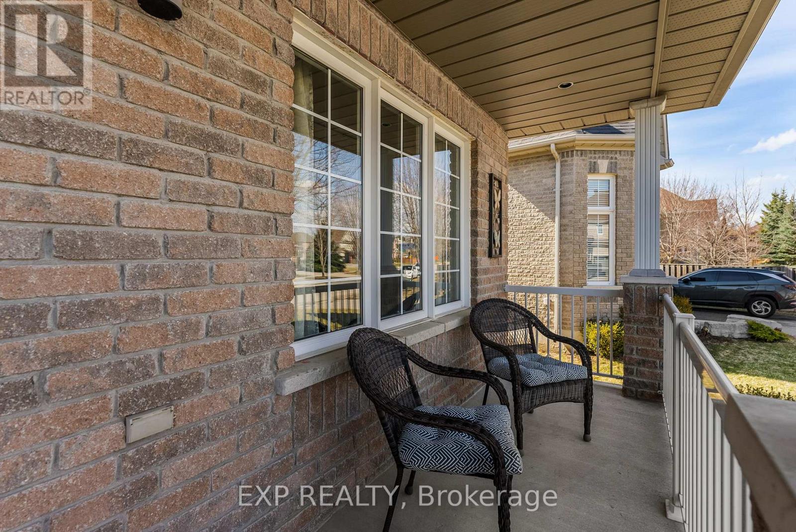 14 Whitestone Drive, Georgina, Ontario  L4P 0A3 - Photo 5 - N12989372