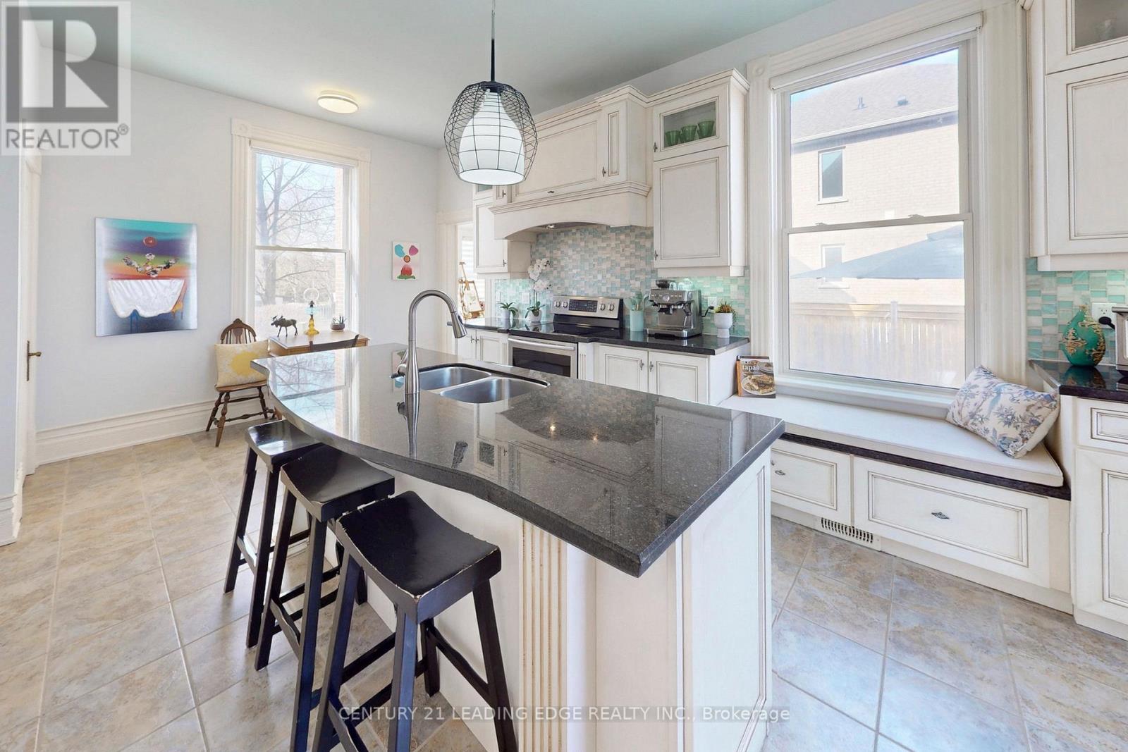 33 High Street, Georgina, Ontario  L0E 1R0 - Photo 7 - N12989400