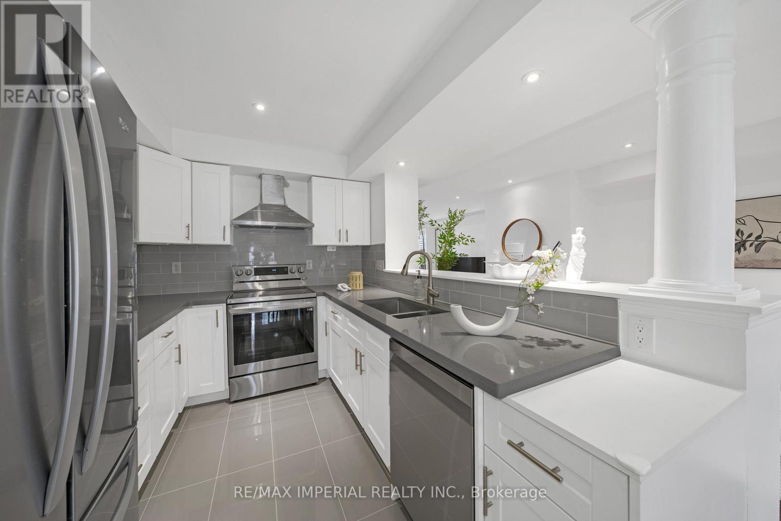 393 Bur Oak Avenue, Markham, Ontario  L6C 2T8 - Photo 10 - N12989420