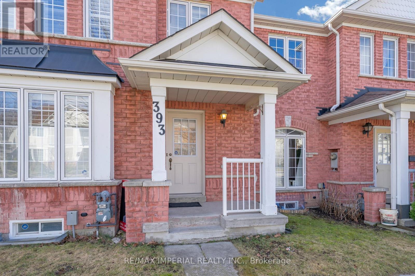 393 Bur Oak Avenue, Markham, Ontario  L6C 2T8 - Photo 4 - N12989420