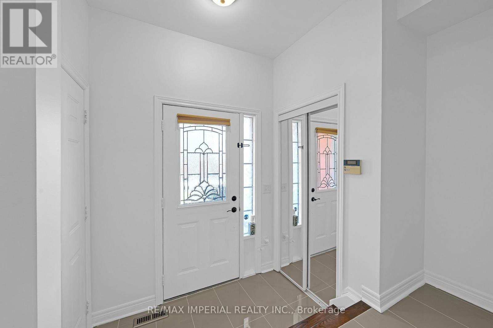 393 Bur Oak Avenue, Markham, Ontario  L6C 2T8 - Photo 5 - N12989420