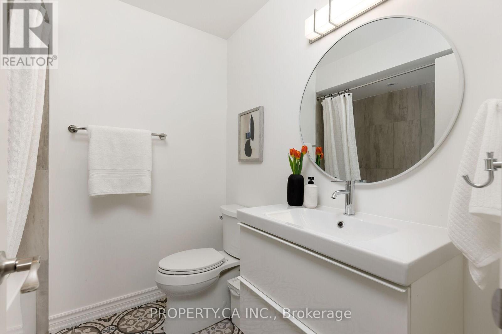 42 Cog Hill Drive, Vaughan, Ontario  L4K 1M7 - Photo 24 - N12989432