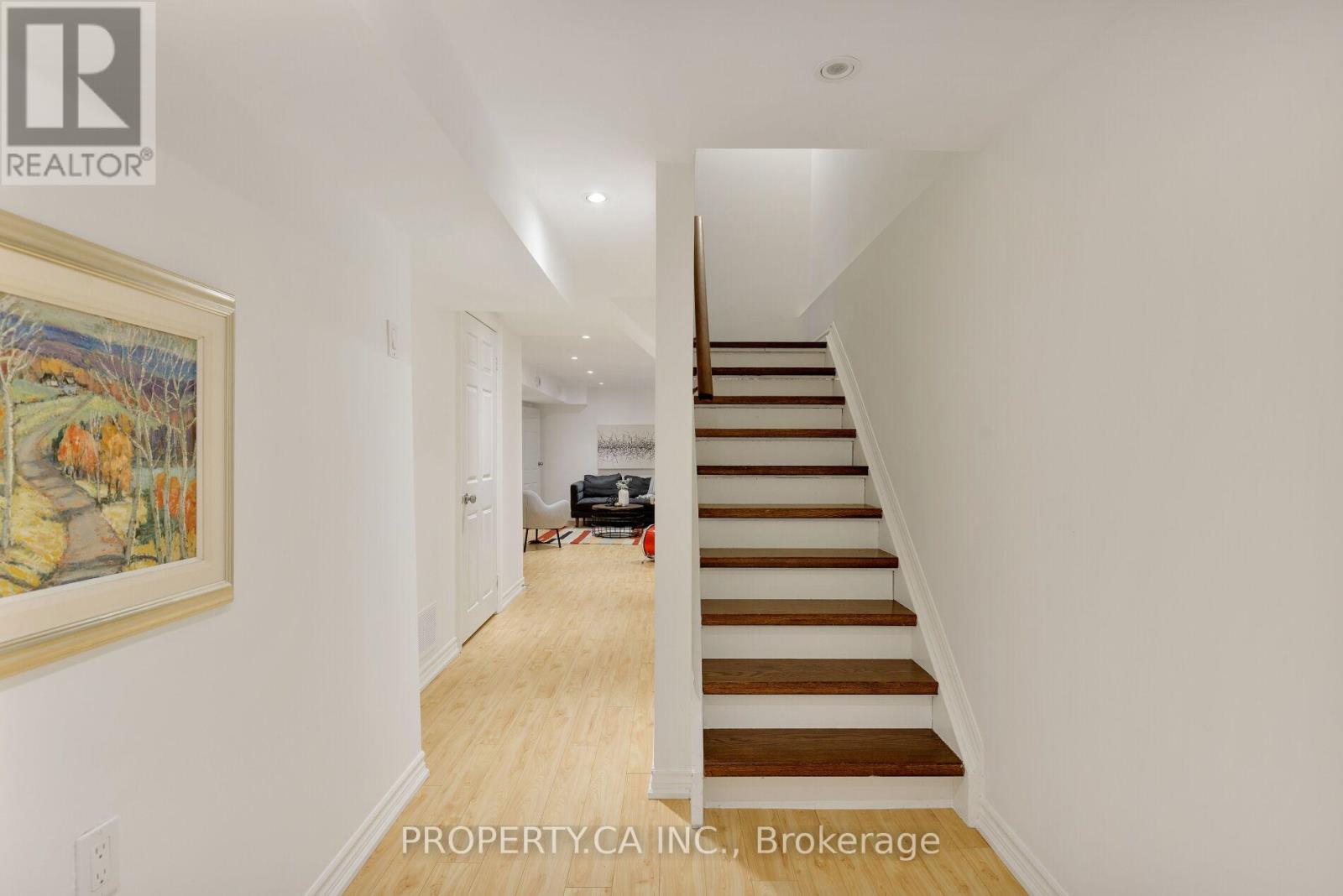 42 Cog Hill Drive, Vaughan, Ontario  L4K 1M7 - Photo 26 - N12989432