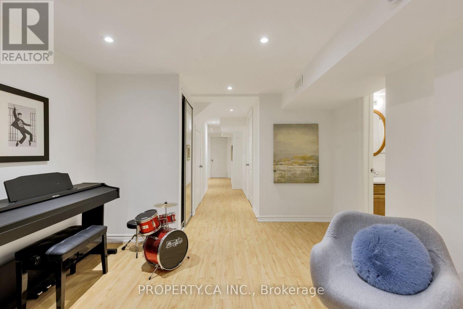 42 Cog Hill Drive, Vaughan, Ontario  L4K 1M7 - Photo 30 - N12989432