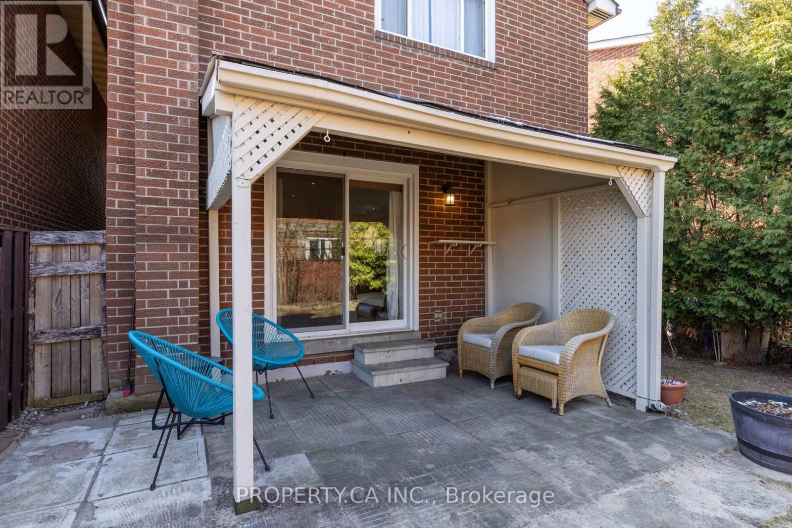 42 Cog Hill Drive, Vaughan, Ontario  L4K 1M7 - Photo 7 - N12989432