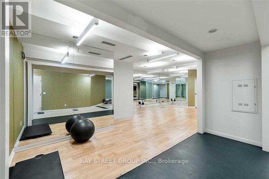 302 - 75 Norman Bethune Avenue, Richmond Hill, Ontario  L4B 0B6 - Photo 21 - N12989482