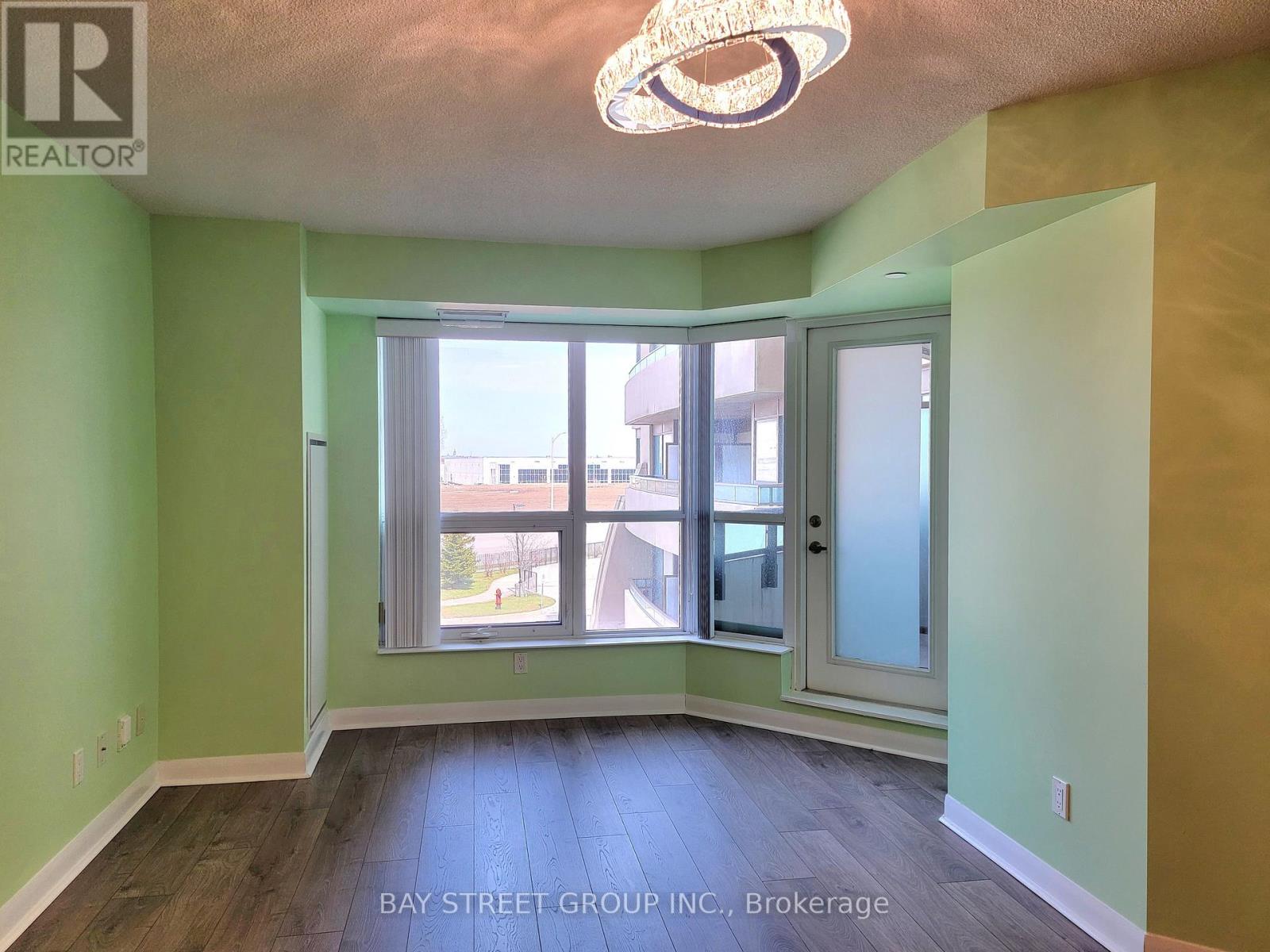 302 - 75 Norman Bethune Avenue, Richmond Hill, Ontario  L4B 0B6 - Photo 9 - N12989482