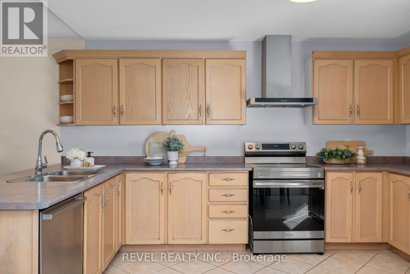 77 Marsellus Drive, Barrie (Holly), Ontario  L4N 8R6 - Photo 9 - S12989418