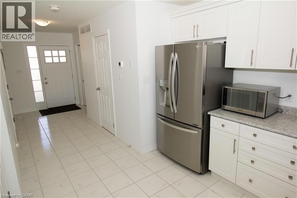 135 Hardcastle Drive Unit# 18, Cambridge, Ontario  N1S 0B6 - Photo 3 - 40820042