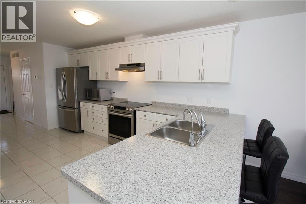 135 Hardcastle Drive Unit# 18, Cambridge, Ontario  N1S 0B6 - Photo 7 - 40820042