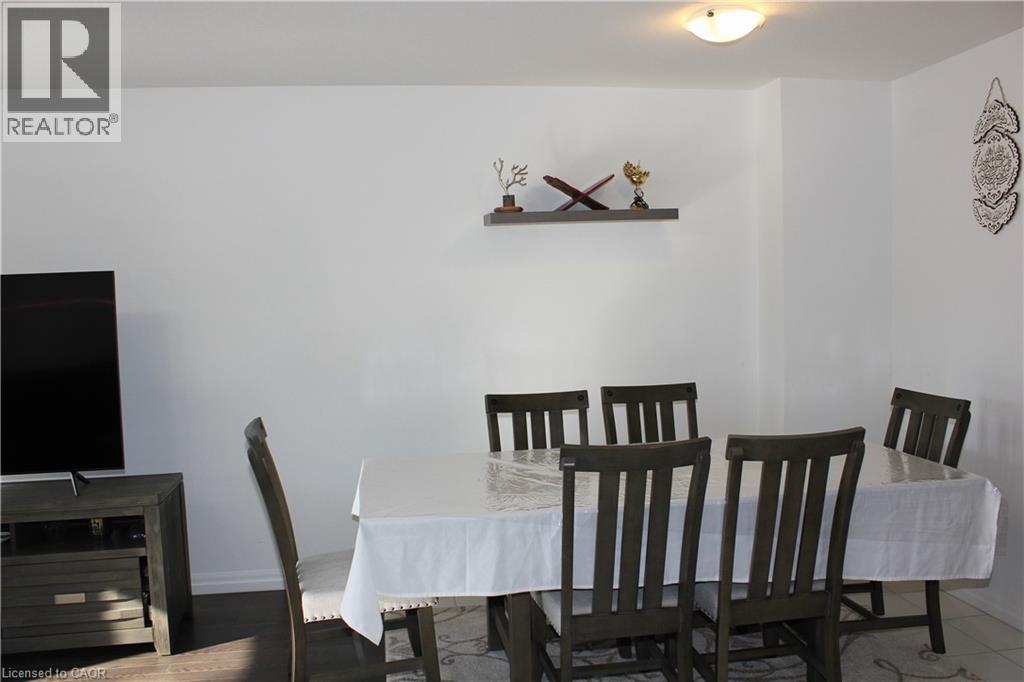 135 Hardcastle Drive Unit# 18, Cambridge, Ontario  N1S 0B6 - Photo 9 - 40820042