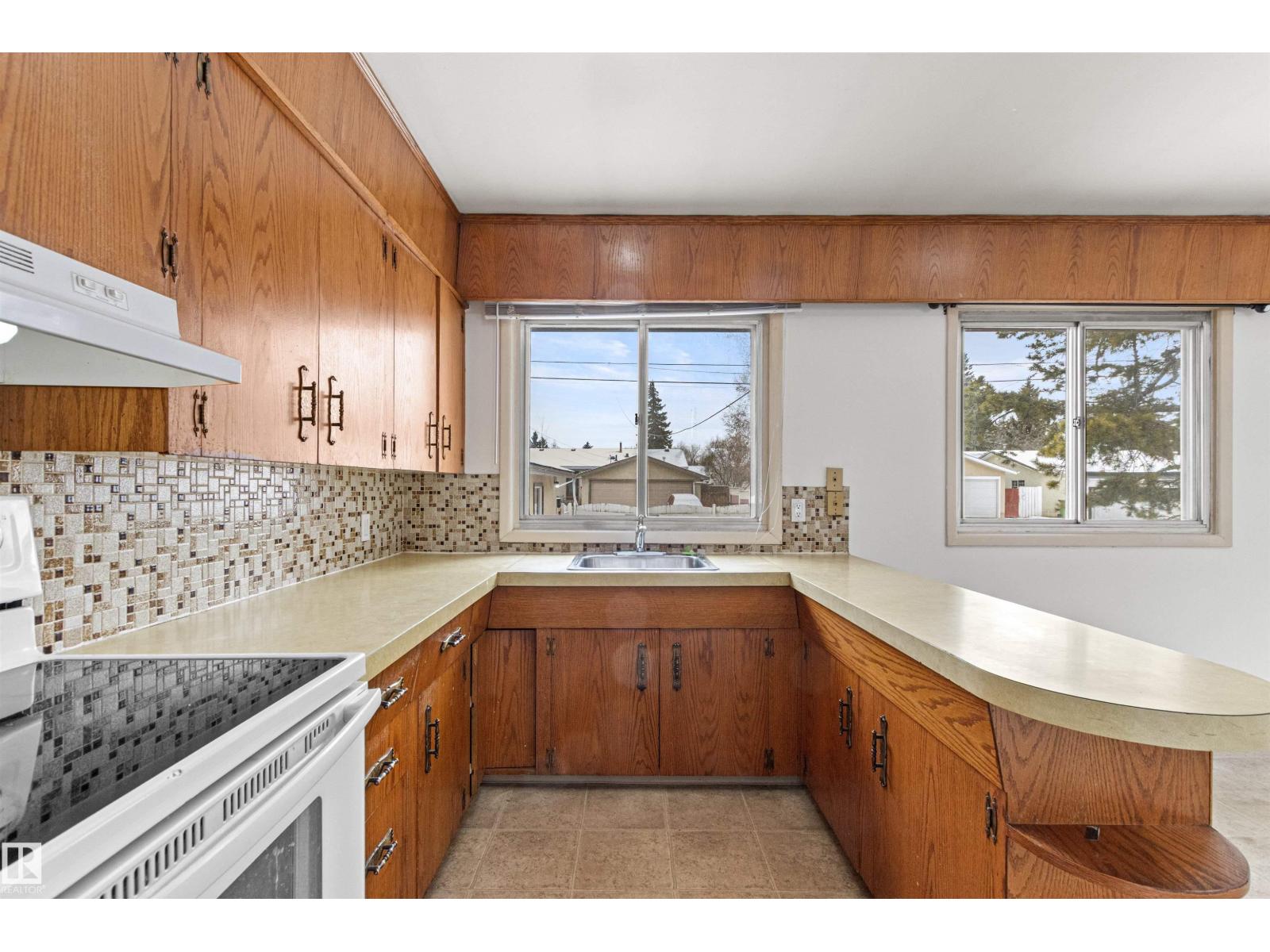 8608 156 St Nw, Edmonton, Alberta  T5R 1Y4 - Photo 18 - E4482009