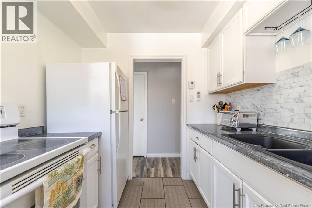 10 Collett Court, Fredericton, New Brunswick  E3A 4G2 - Photo 4 - NB136692